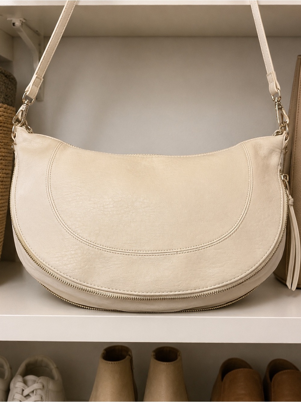 EUC Antik Kraft Noelia Vegan Leather Hobo Crossbody Ivory